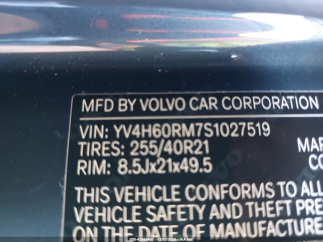 2025 VOLVO XC60 PLUG-IN HYBRID YV4H60RM7S1027519 Photo 8