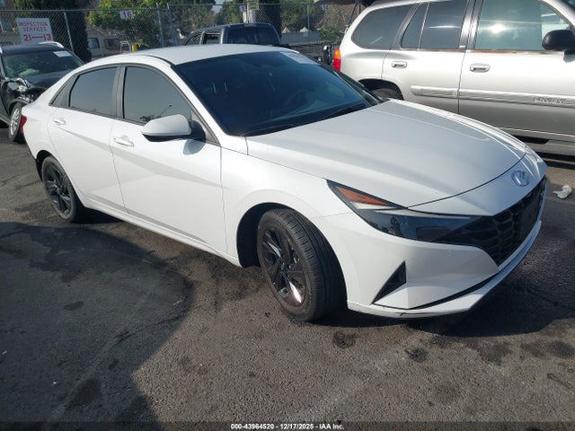 Hyundai ELANTRA SEL 2022 5NPLM4AG0NH083413 головне зображення