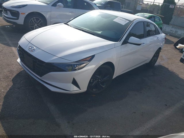 Hyundai ELANTRA SEL 2022 5NPLM4AG0NH083413 Image 2
