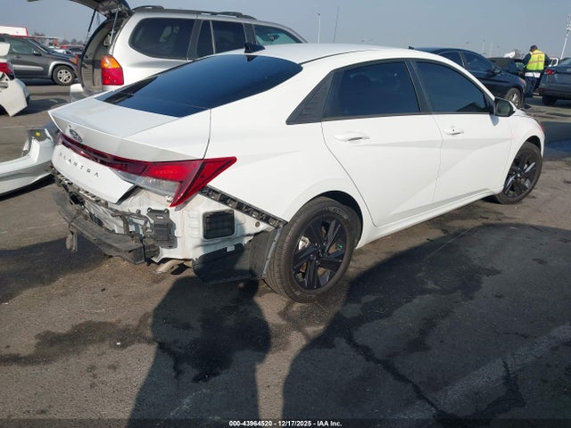 Hyundai ELANTRA SEL 2022 5NPLM4AG0NH083413 Image 4