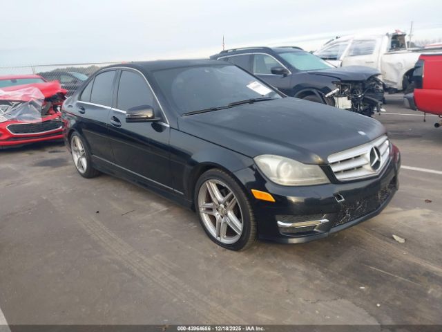 2013 MERCEDES-BENZ C 250 WDDGF4HB5DG128991