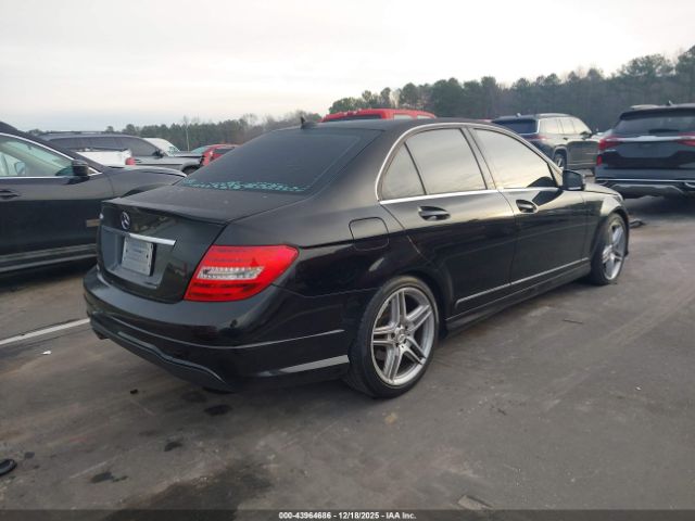 2013 MERCEDES-BENZ C 250 WDDGF4HB5DG128991 Photo 3