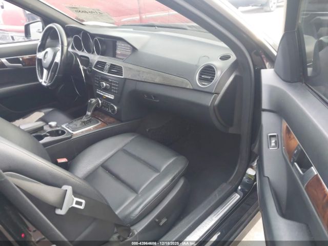 2013 MERCEDES-BENZ C 250 WDDGF4HB5DG128991 Photo 4