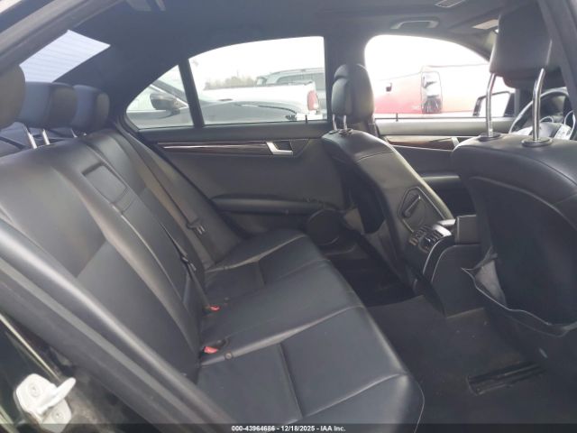 2013 MERCEDES-BENZ C 250 WDDGF4HB5DG128991 Photo 7