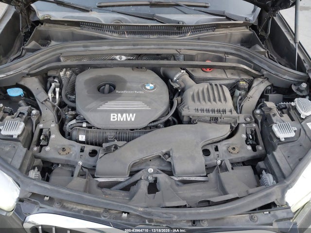 2016 BMW X1 WBXHT3Z31G4A47927 Photo 9