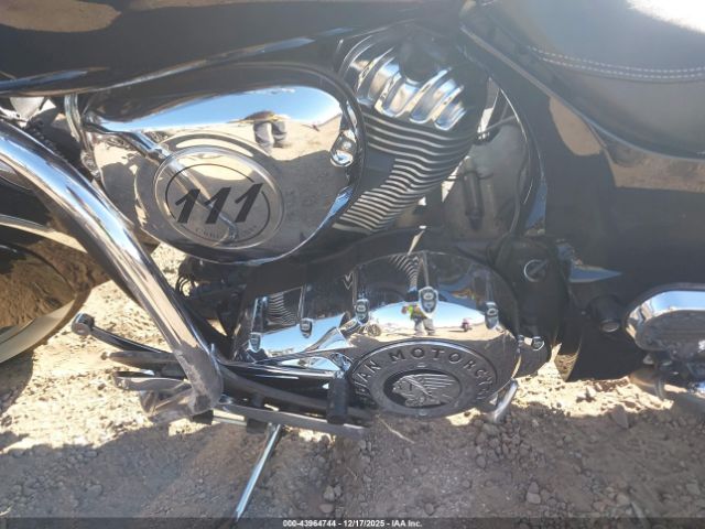 2019 INDIAN MOTORCYCLE CO. SPRINGFIELD 56KTHAAA1K3372011 Photo 8