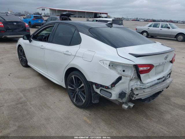 2019 TOYOTA CAMRY 4T1B61HK2KU296911 Photo 2