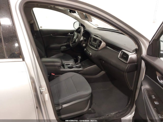 43964763 :رقم المزاد ، 5XYPG4A35GG004155 vin ، 2016 Kia Sorento 2.4l L مزاد بيع