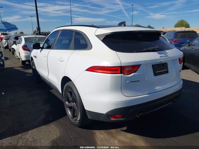 2018 JAGUAR F-PACE SADCJ2FX5JA254698 Photo 2