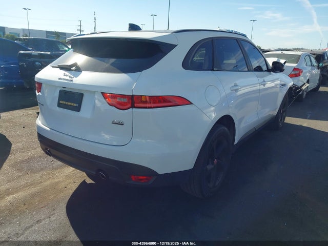 2018 JAGUAR F-PACE SADCJ2FX5JA254698 Photo 3