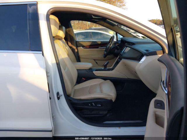 2017 CADILLAC XT5 1GYKNDRSXHZ262504 Photo 4