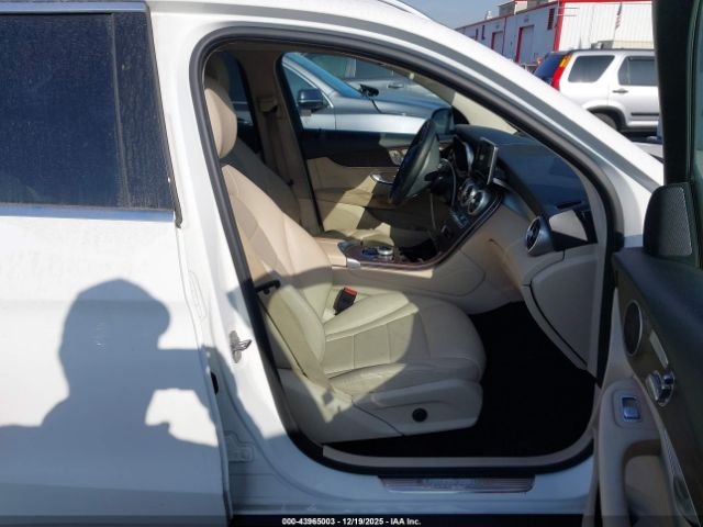 2019 MERCEDES-BENZ GLC 300 WDC0G4KB0KV118471 Photo 4