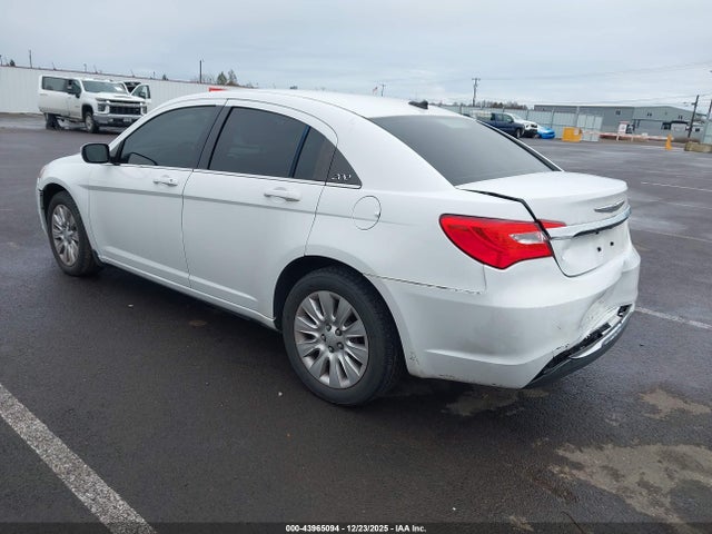 Chrysler 200 LX 2014 1C3CCBAB6EN146689 Image 3