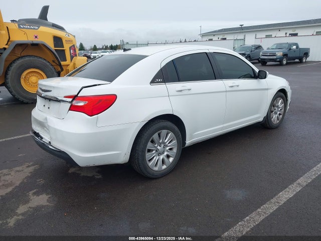 Chrysler 200 LX 2014 1C3CCBAB6EN146689 Image 4