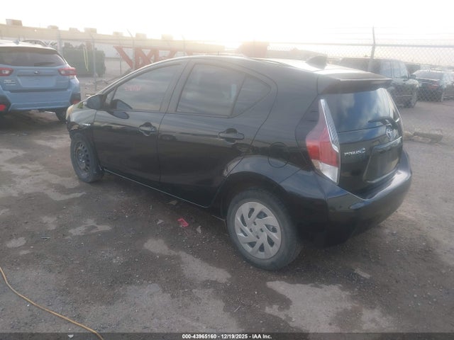 JTDKDTB37G1121991 Toyota Prius C Two