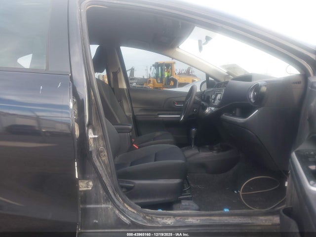 JTDKDTB37G1121991 Toyota Prius C Two