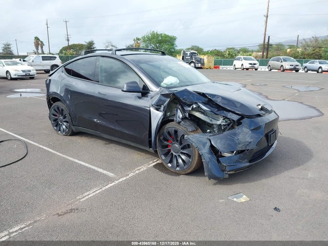 2024 TESLA MODEL Y 7SAYGDEF4RF086532 Photo 0
