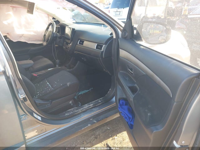 2016 MITSUBISHI OUTLANDER JA4AD3A33GZ059658 Photo 4
