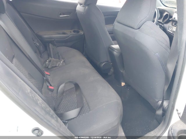 NMTKHMBX6MR130613 Toyota C-HR LE