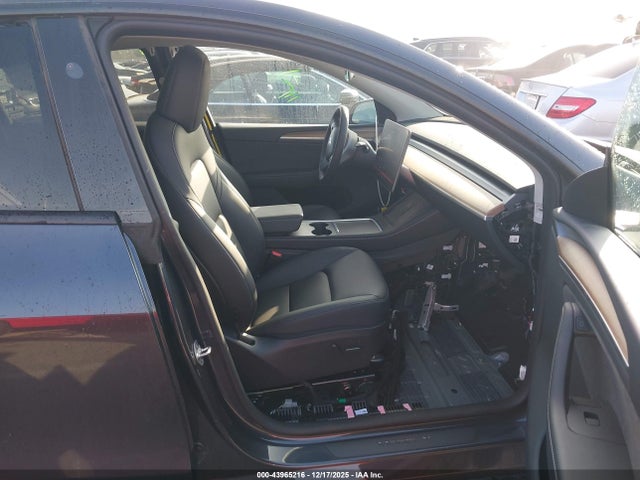 2024 TESLA MODEL Y 7SAYGDEE8RA233519 Photo 4