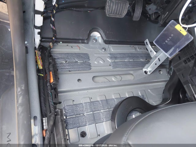 2024 TESLA MODEL Y 7SAYGDEE8RA233519 Photo 5