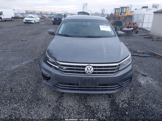 1VWDT7A32HC059200 Volkswagen Passat 1.8t R-line