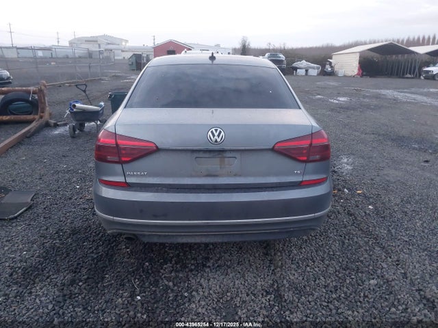 1VWDT7A32HC059200 Volkswagen Passat 1.8t R-line