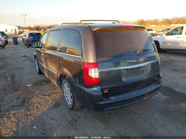 2016 CHRYSLER TOWN & COUNTRY 2C4RC1BG5GR141936 Photo 2