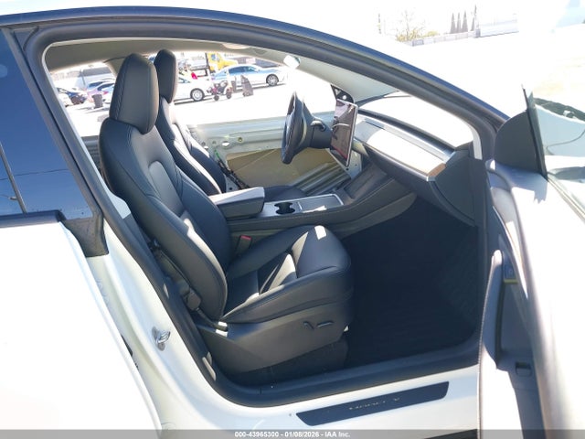 2023 TESLA MODEL Y 7SAYGDEE2PA123417 Photo 4