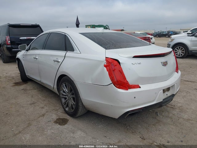 2018 CADILLAC XTS 2G61M5S34J9118110 Photo 2