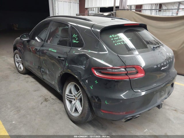2015 PORSCHE MACAN WP1AB2A51FLB64609 Photo 2