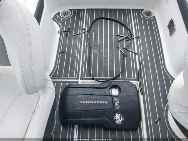 Chaparral Boat &amp; Trailer 2019 FGBZ0177K819 Image 11