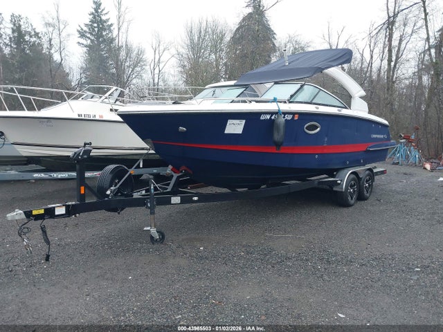 Chaparral Boat &amp; Trailer 2019 FGBZ0177K819 Image 2