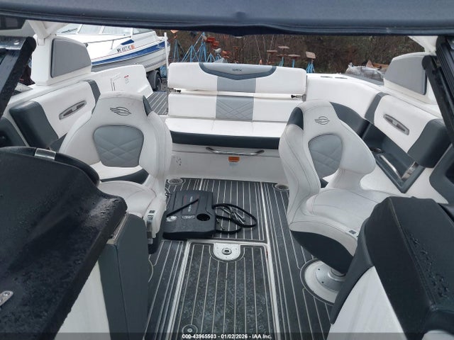 Chaparral Boat &amp; Trailer 2019 FGBZ0177K819 Image 8