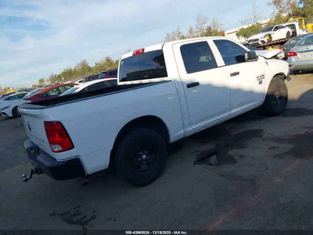 2018 RAM 1500 3C6RR6KG5JG214240 Photo 3