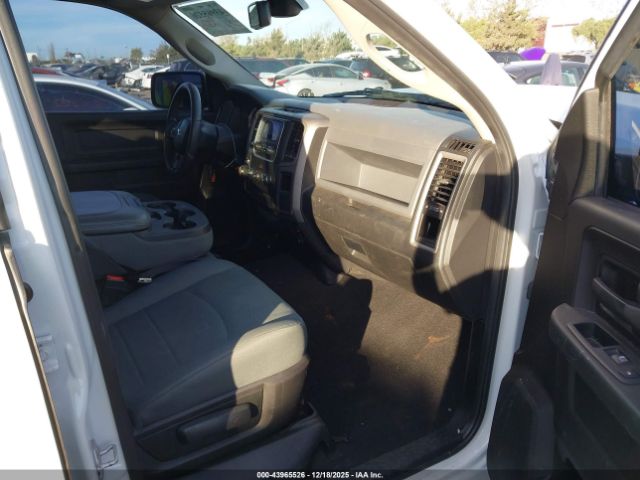 2018 RAM 1500 3C6RR6KG5JG214240 Photo 4