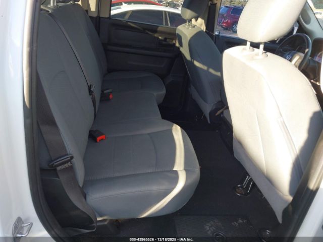 2018 RAM 1500 3C6RR6KG5JG214240 Photo 7