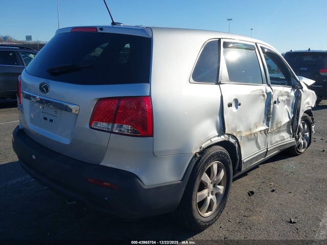 Продаж на аукціоні авто 2012 Kia Sorento Lx, vin: 5XYKT3A18CG195501, номер лоту: 43965704