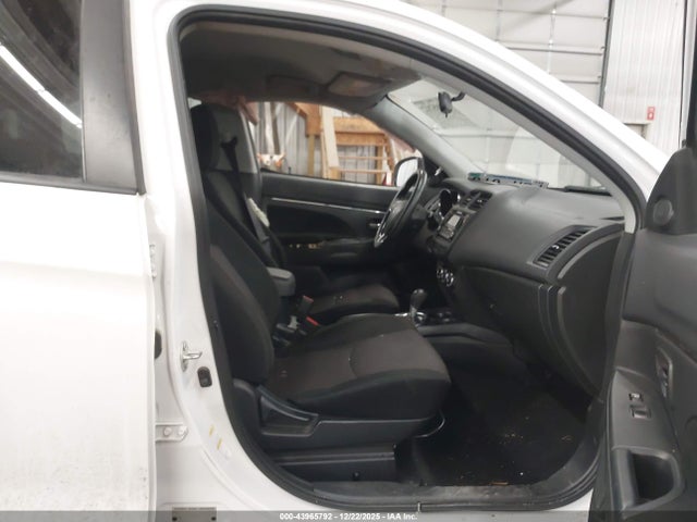 2017 MITSUBISHI OUTLANDER SPORT JA4AR3AU8HZ070389 Photo 4