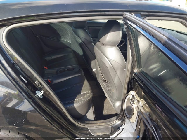 KMHTC6AEXEU200073 Hyundai Veloster Turbo W/black