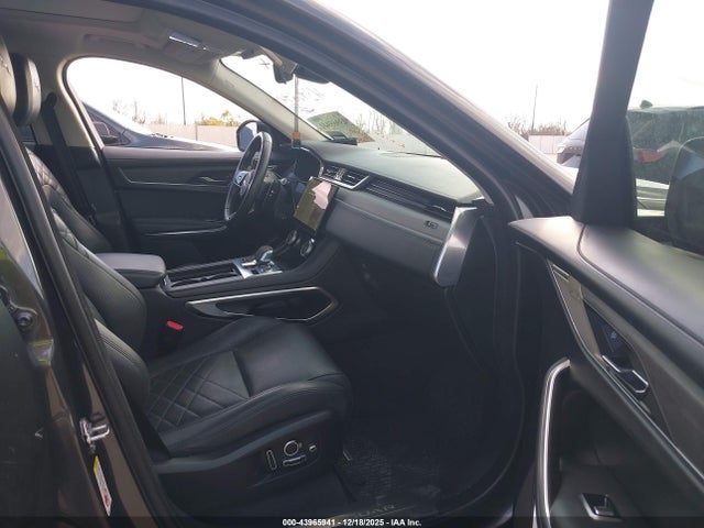 2023 JAGUAR F-PACE SADCJ2EX8PA705374 Photo 4