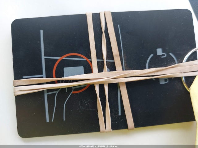 2023 TESLA MODEL Y 7SAYGDEE0PA185057 Photo 10