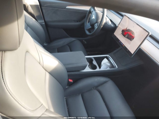 2023 TESLA MODEL Y 7SAYGDEE0PA185057 Photo 4