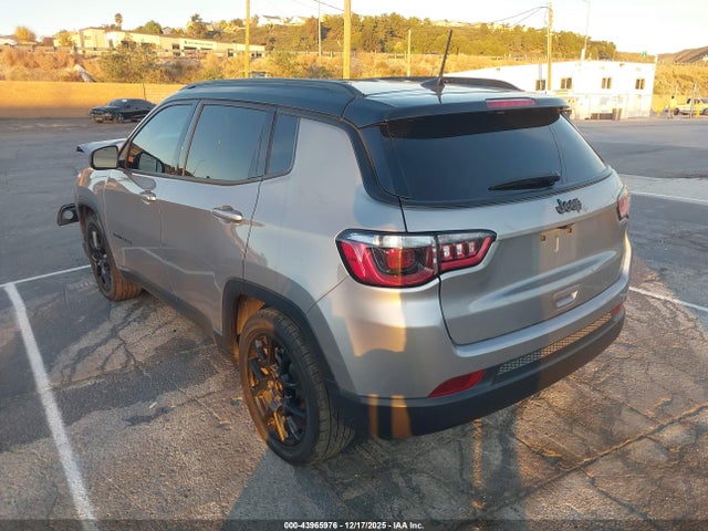 2022 JEEP COMPASS 3C4NJCBB8NT225523 Photo 2