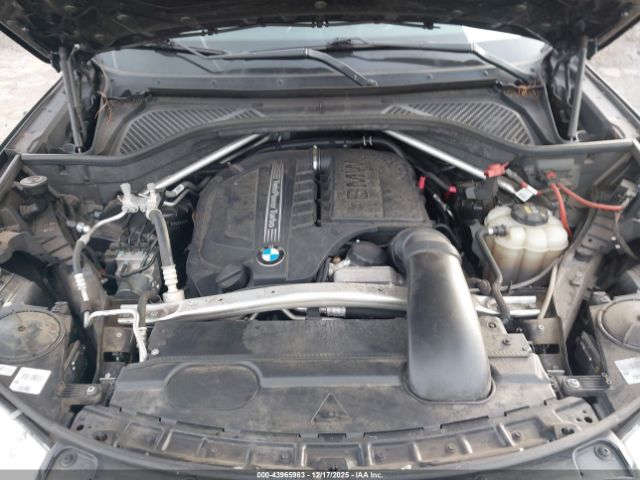 2018 BMW X5 5UXKR2C58J0Z22534 Photo 9