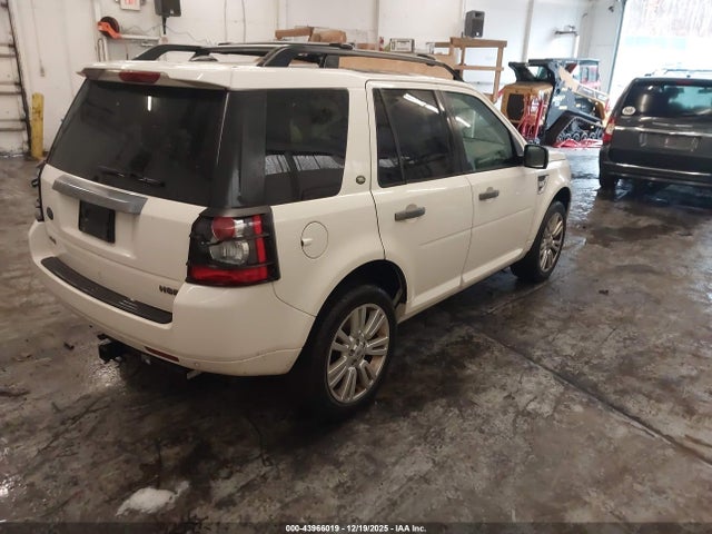 2010 LAND ROVER LR2 SALFT2BN5AH208084 Photo 3
