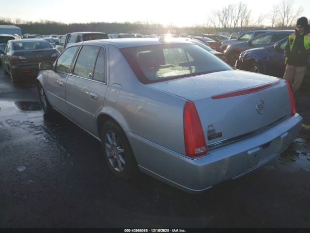 2011 CADILLAC DTS 1G6KD5E65BU140700 Photo 2