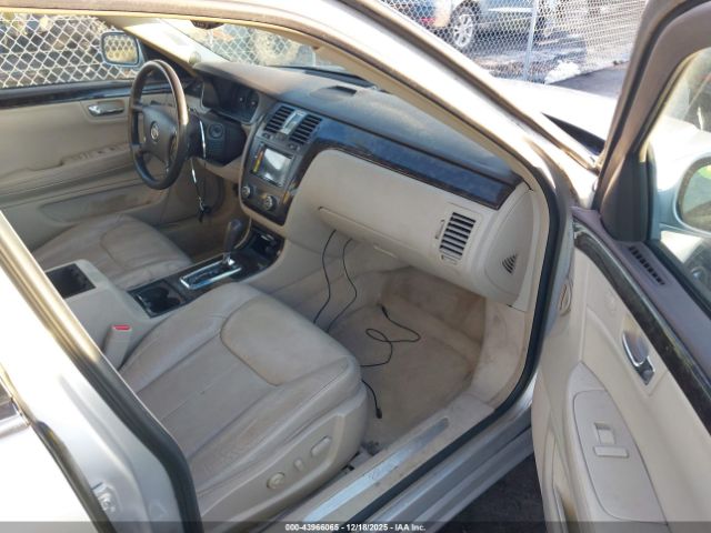 2011 CADILLAC DTS 1G6KD5E65BU140700 Photo 4