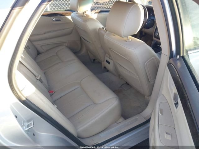 2011 CADILLAC DTS 1G6KD5E65BU140700 Photo 7