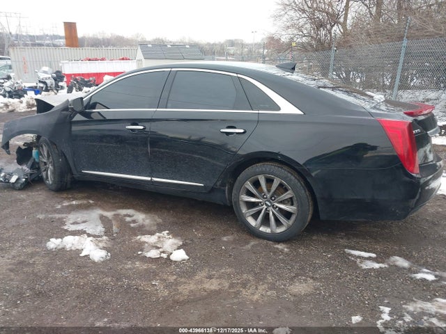 2017 CADILLAC XTS 2G61U5S34H9126413 Photo 2